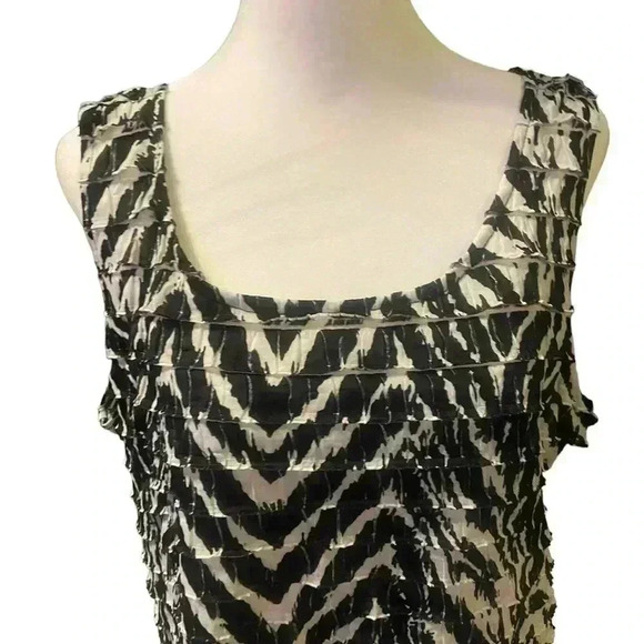 Chicos Zebra Block Conna Ruffle Tank in Black & white womens size 2 Large - Picture 3 of 5